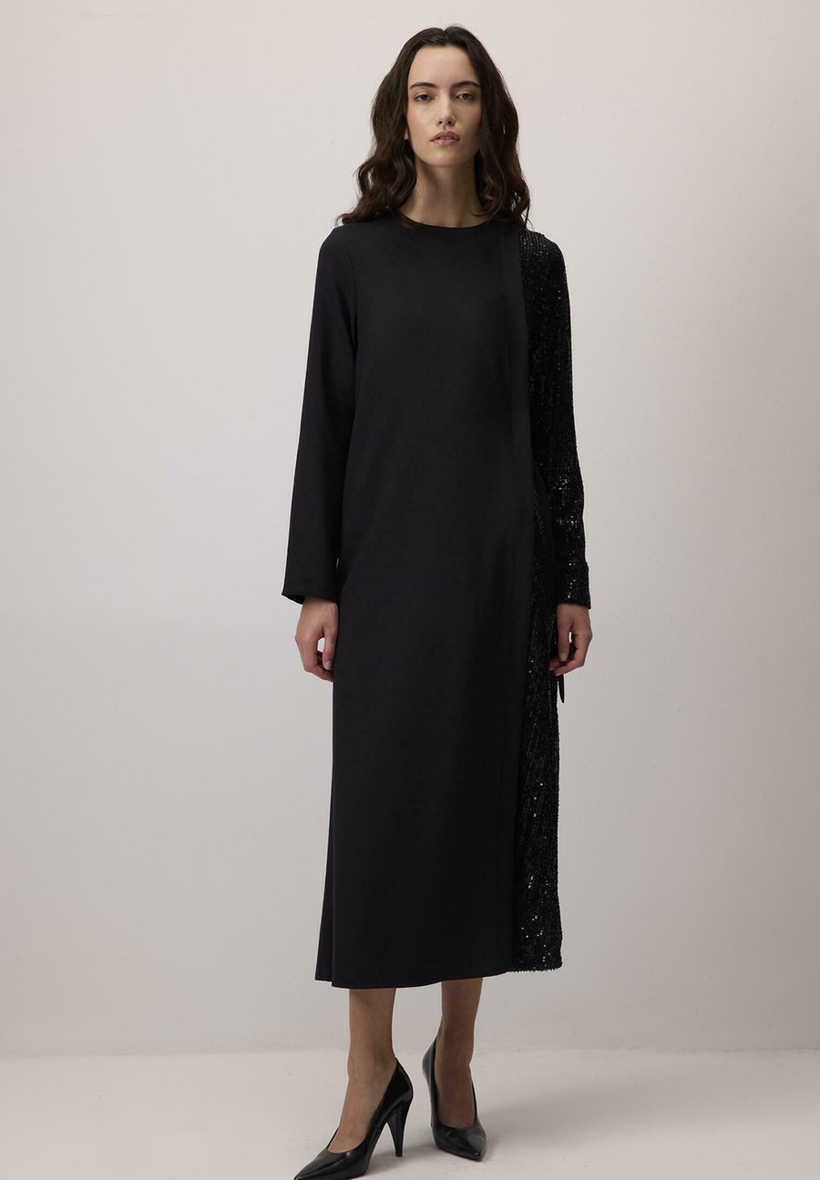 Платье Touché Privé CONTRAST, Black/Black
Платье Touché Privé CONTRAST, Black/Black