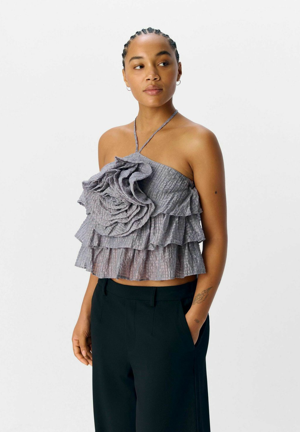 Топ NECKHOLDER Object, серый
Топ NECKHOLDER Object, серый