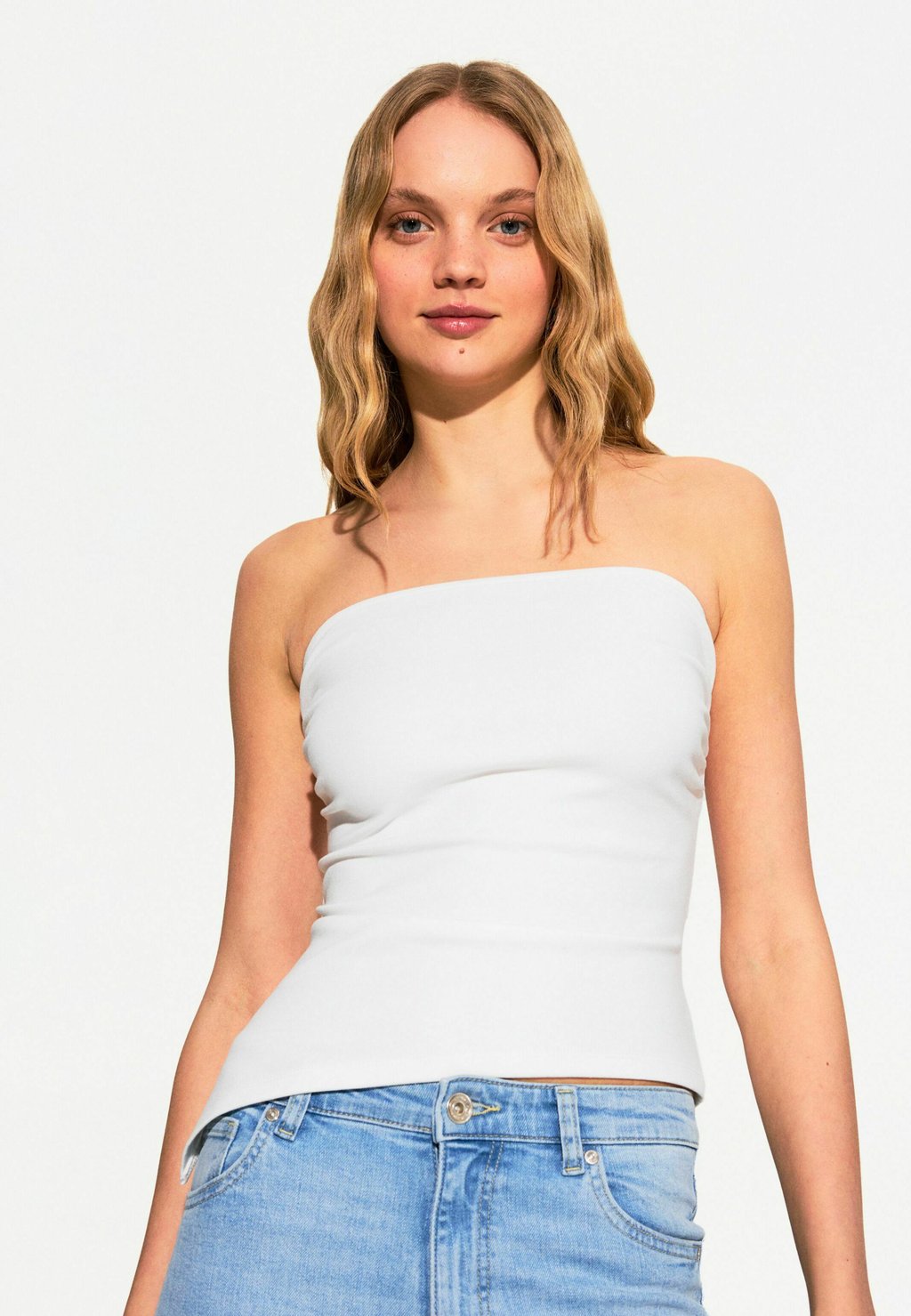 Топ Bershka, белый
Топ Bershka, белый