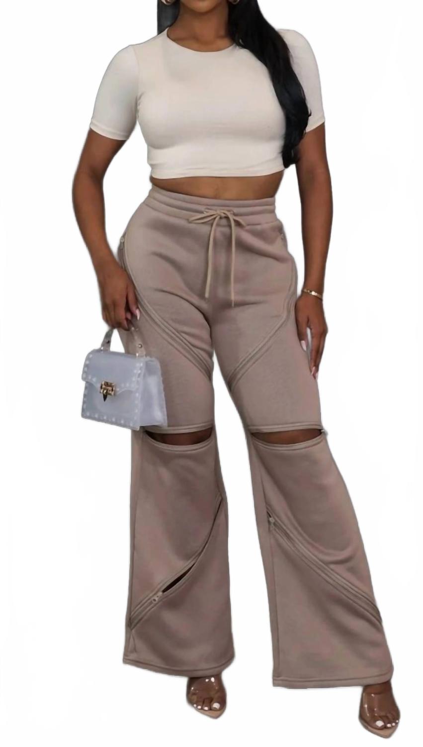 Женские застегивающиеся сверху спортивные брюки в бежевом цвете Fancy Dream USA
Женские застегивающиеся сверху спортивные брюки в бежевом цвете Fancy Dream USA