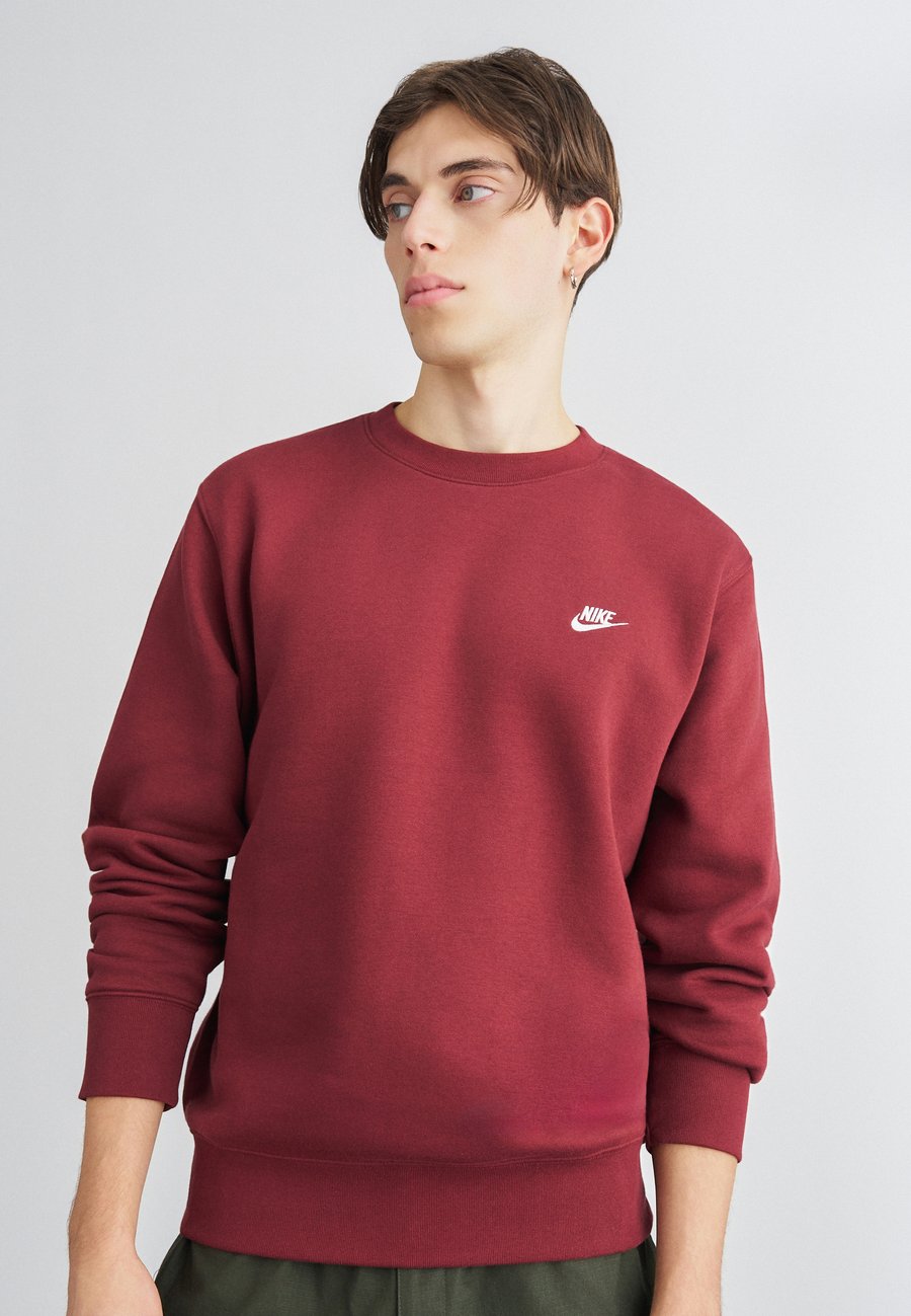 Толстовка Nike Sportswear CLUB CREW, Dark Team Red/White/Dark Red
Толстовка Nike Sportswear CLUB CREW, Dark Team Red/White/Dark Red