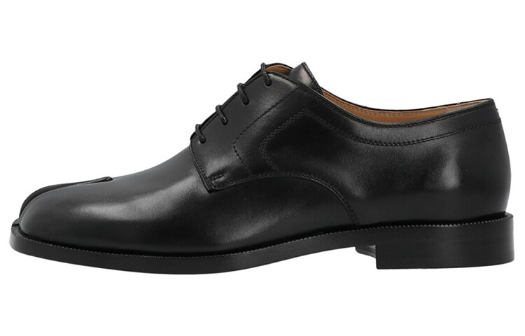 Туфли мужские Maison Margiela Tabi Casual, черный
Туфли мужские Maison Margiela Tabi Casual, черный