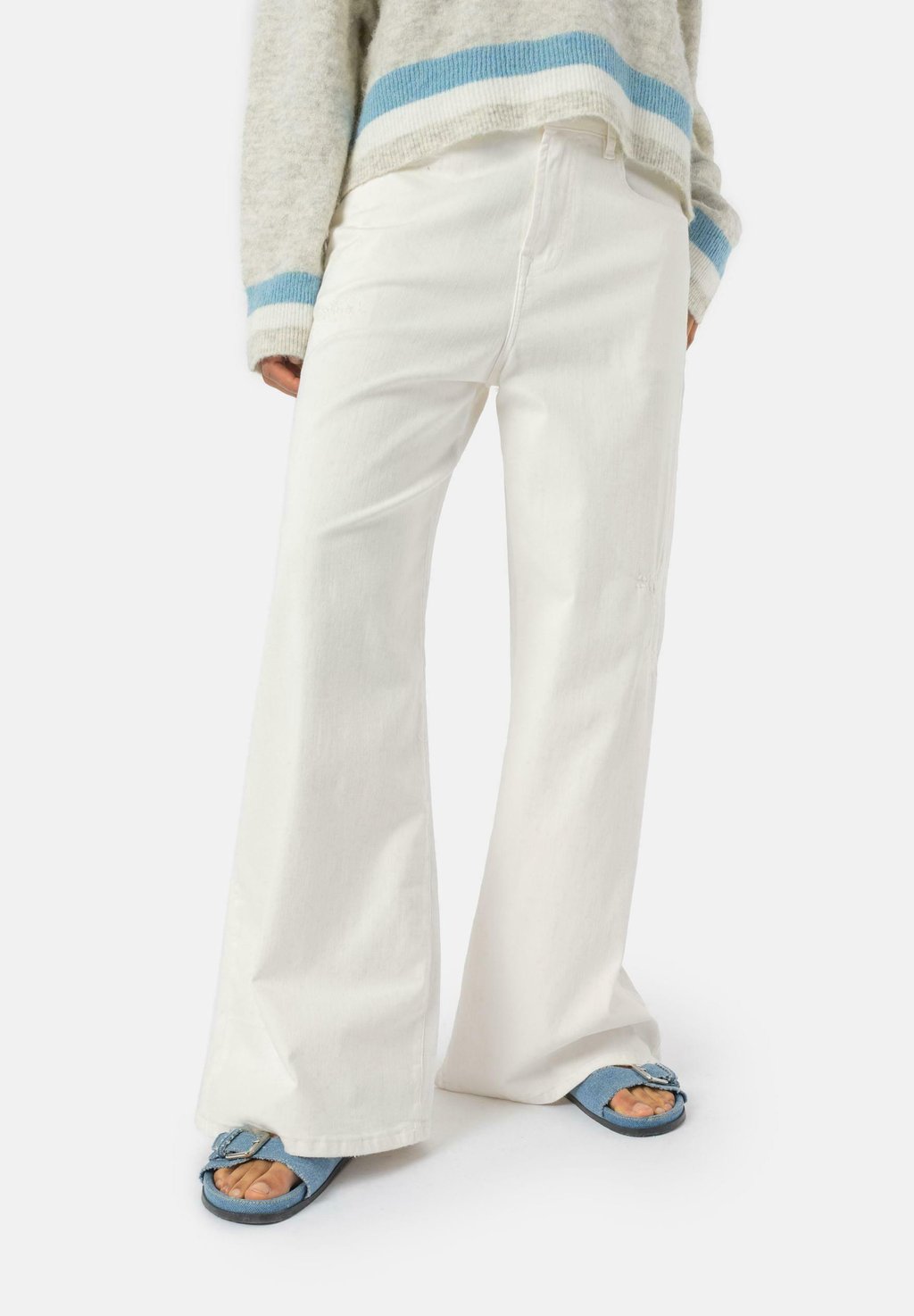 Брюки Elias Rumelis, молочный
Брюки Elias Rumelis, молочный