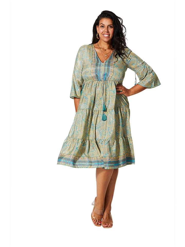 Платье до колена Aller Simplement
Платье до колена Aller Simplement