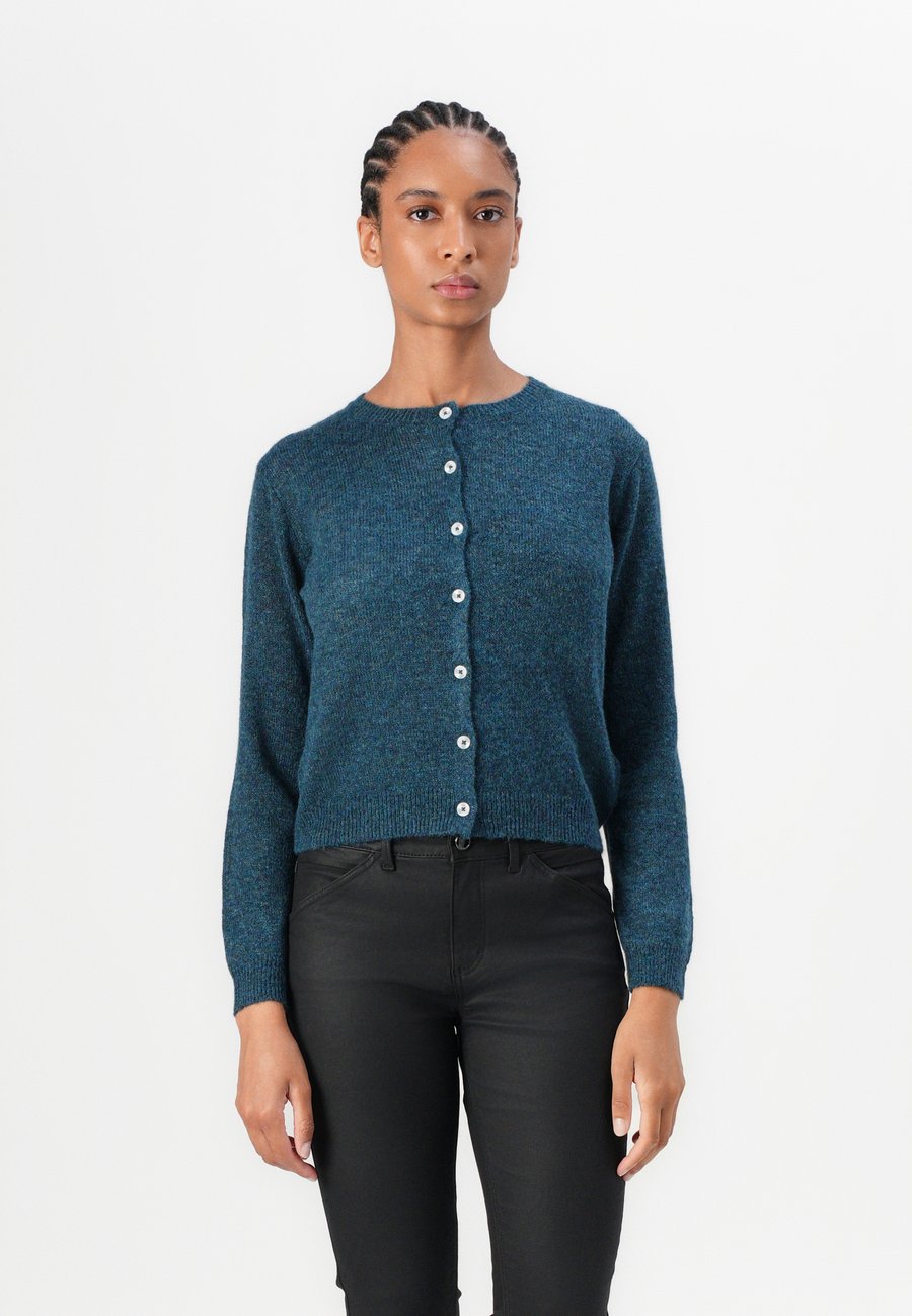 Кардиган TOM TAILOR DENIM SOFT CREW NECK CARDIGAN, Dark Sea Petrol/Mottled Teal
Кардиган TOM TAILOR DENIM SOFT CREW NECK CARDIGAN, Dark Sea Petrol/Mottled Teal