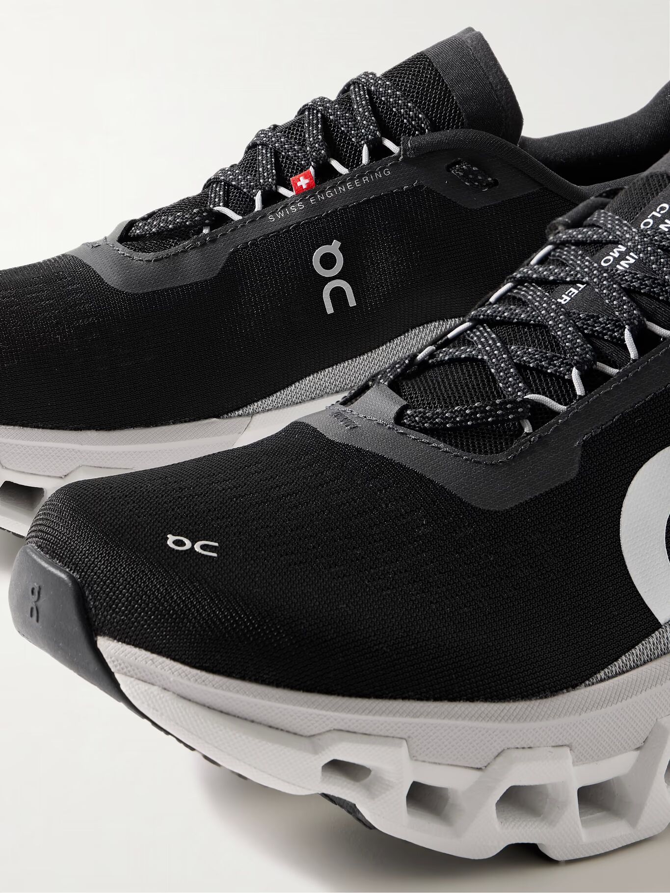 Кроссовки для бега Cloudmonster 2 с сетчатой резиновой отделкой ON, черный 
Кроссовки для бега Cloudmonster 2 с сетчатой резиновой отделкой ON, черный