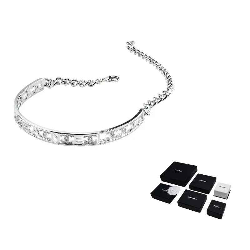 CHANEL Металлическое колье унисекс серебро
CHANEL Металлическое колье унисекс серебро