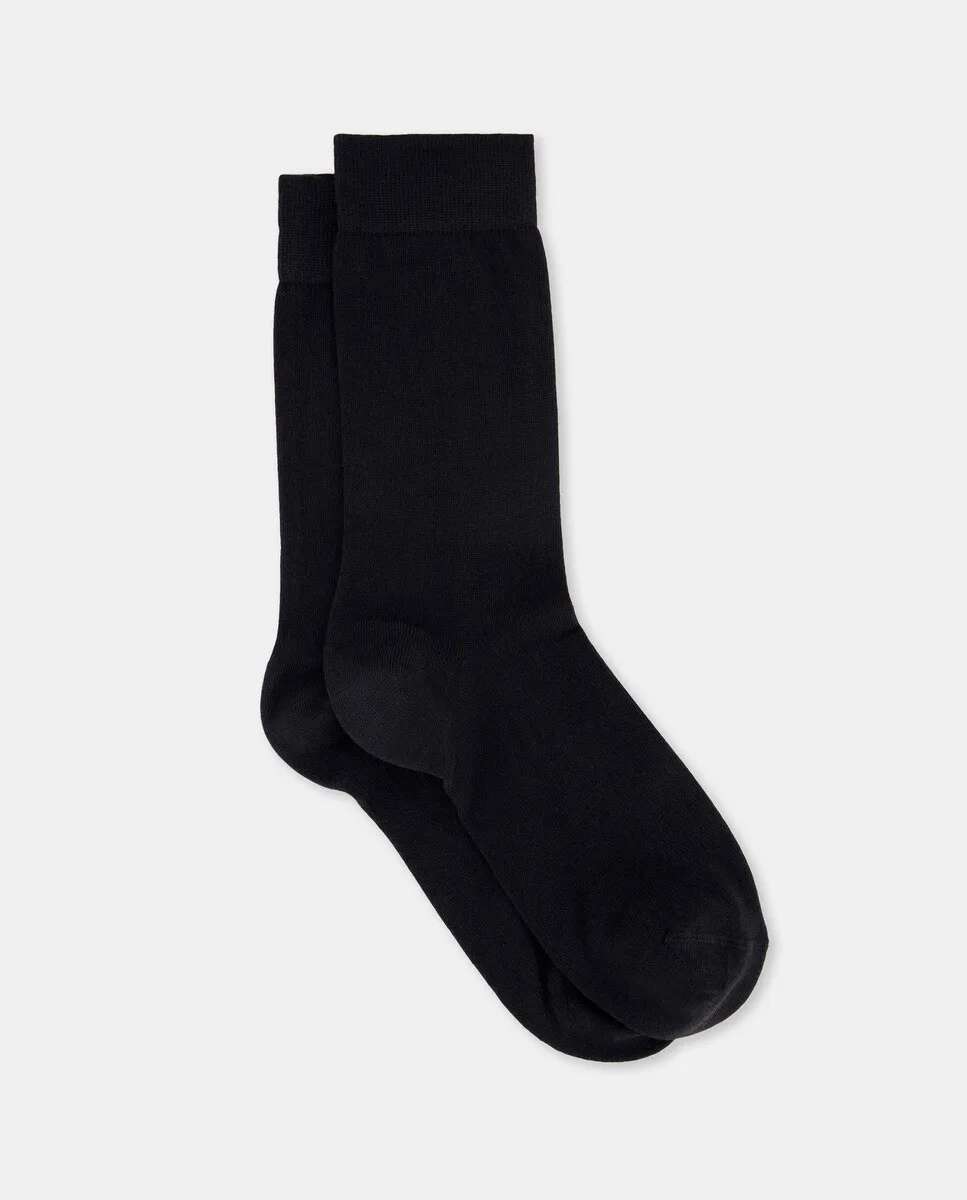 Мужские короткие однотонные носки Emidio Tucci, черный
Мужские короткие однотонные носки Emidio Tucci, черный