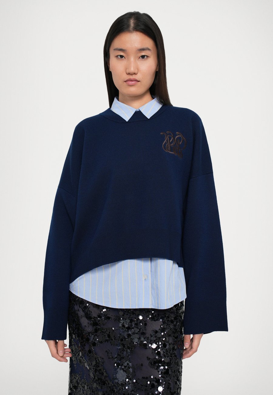 Джемпер Baum und Pferdgarten CATIE, Dark Blue
Джемпер Baum und Pferdgarten CATIE, Dark Blue