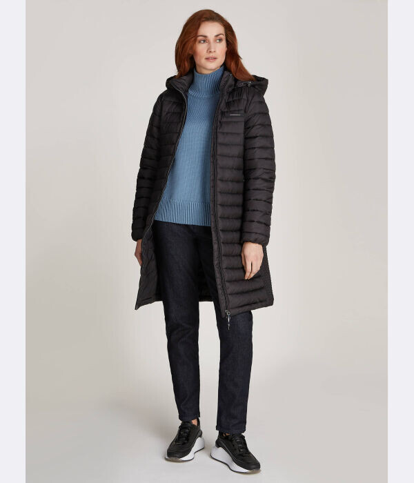 Пуховик женский Calvin Klein Regular Fit, черный 
Пуховик женский Calvin Klein Regular Fit, черный