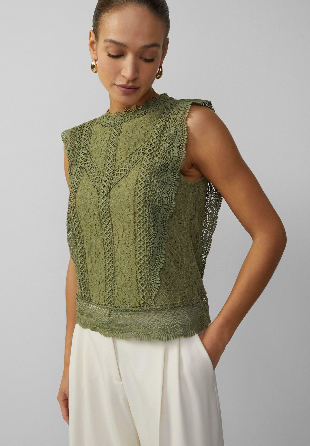 Блуза ÄRMELLOSE s.Oliver BLACK LABEL, темно-зеленый
Блуза ÄRMELLOSE s.Oliver BLACK LABEL, темно-зеленый