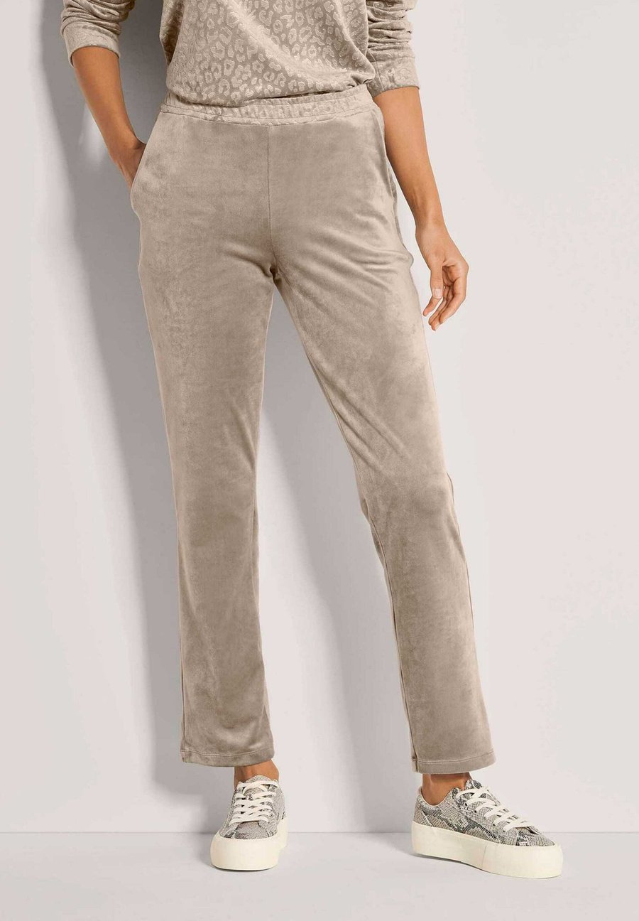 Брюки MADELEINE Trousers, Taupe
Брюки MADELEINE Trousers, Taupe