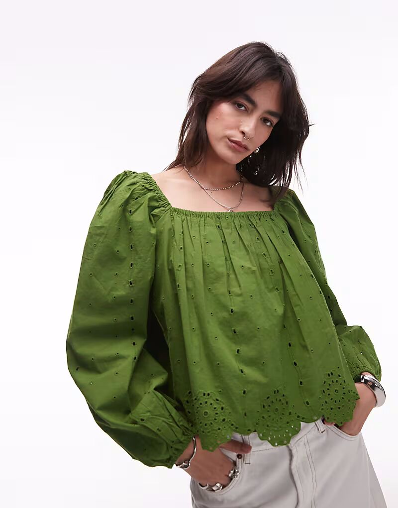Топ Topshop с длинными рукавами в технике резаной работы зеленого цвета
Топ Topshop с длинными рукавами в технике резаной работы зеленого цвета