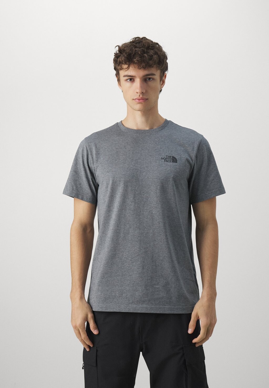 Базовая футболка Simple Dome Tee The North Face, цвет medium grey heather
Базовая футболка Simple Dome Tee The North Face, цвет medium grey heather