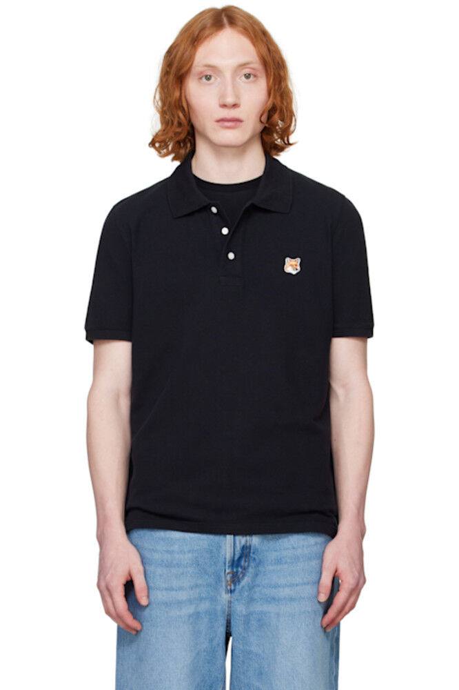 Черная нашивка с изображением головы лисы. Регулярное поло Maison Kitsuné
Черная нашивка с изображением головы лисы. Регулярное поло Maison Kitsuné
