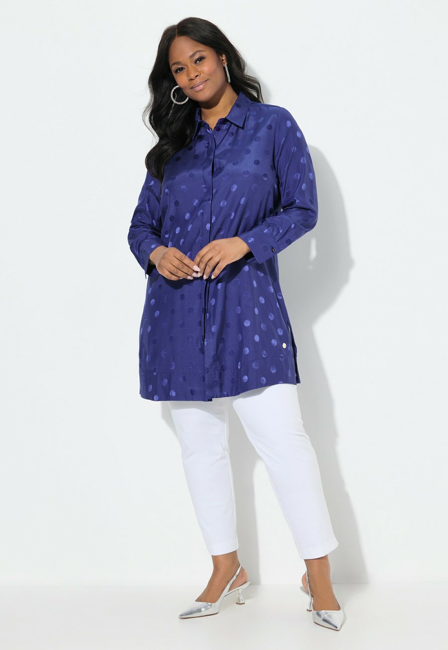 Блуза Ulla Popken TEXTURED POLKA DOT , Ink Blue/Purple
Блуза Ulla Popken TEXTURED POLKA DOT , Ink Blue/Purple