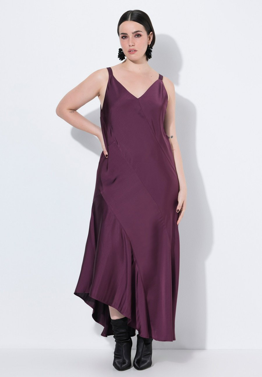 Платье Ulla Popken ASYMMETRIC SLEEVELESS, Dark Claret/Berry
Платье Ulla Popken ASYMMETRIC SLEEVELESS, Dark Claret/Berry