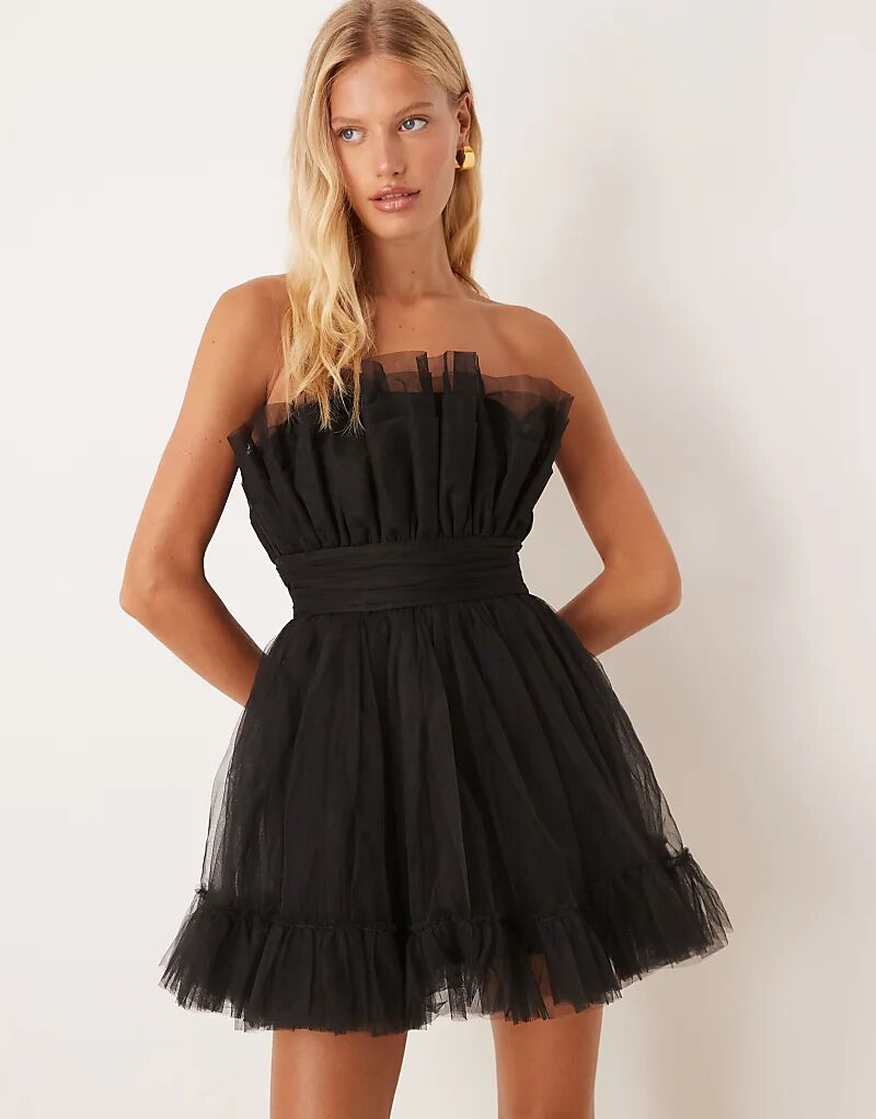 Мини-платье бандо из тюля с кружевом и бисером черного цвета
Мини-платье бандо из тюля с кружевом и бисером черного цвета