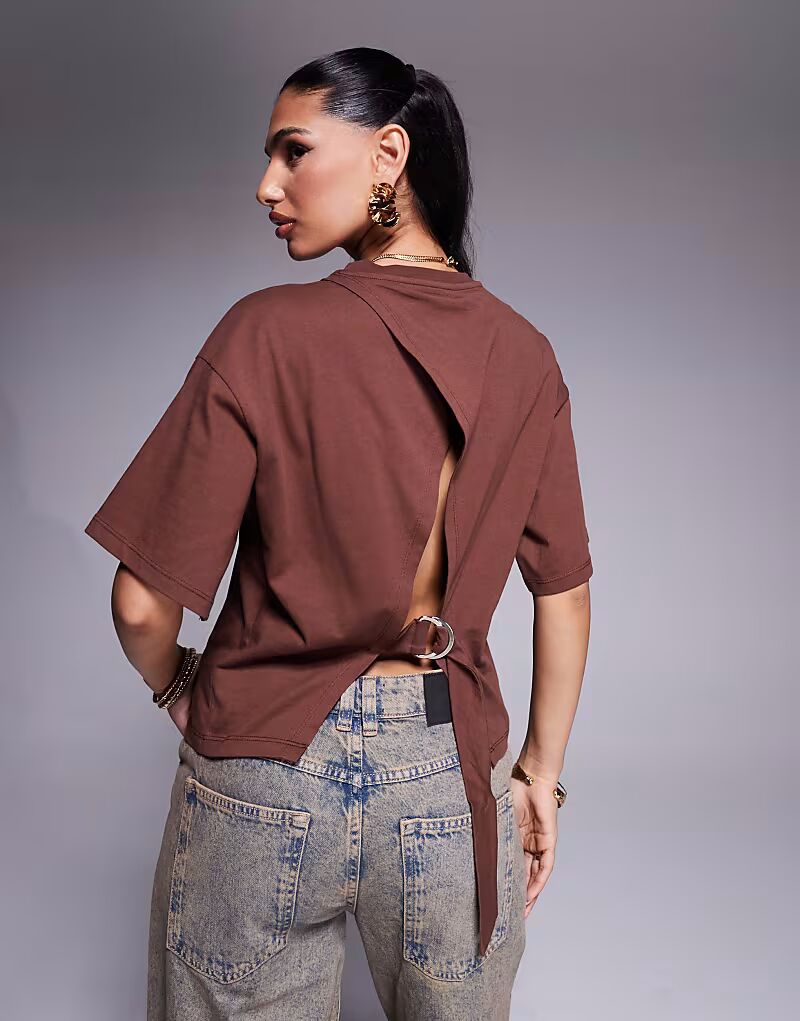 Футболка свободного кроя ASOS DESIGN с D-образным кольцом на спине, шоколадно-коричневого цвета
Футболка свободного кроя ASOS DESIGN с D-образным кольцом на спине, шоколадно-коричневого цвета