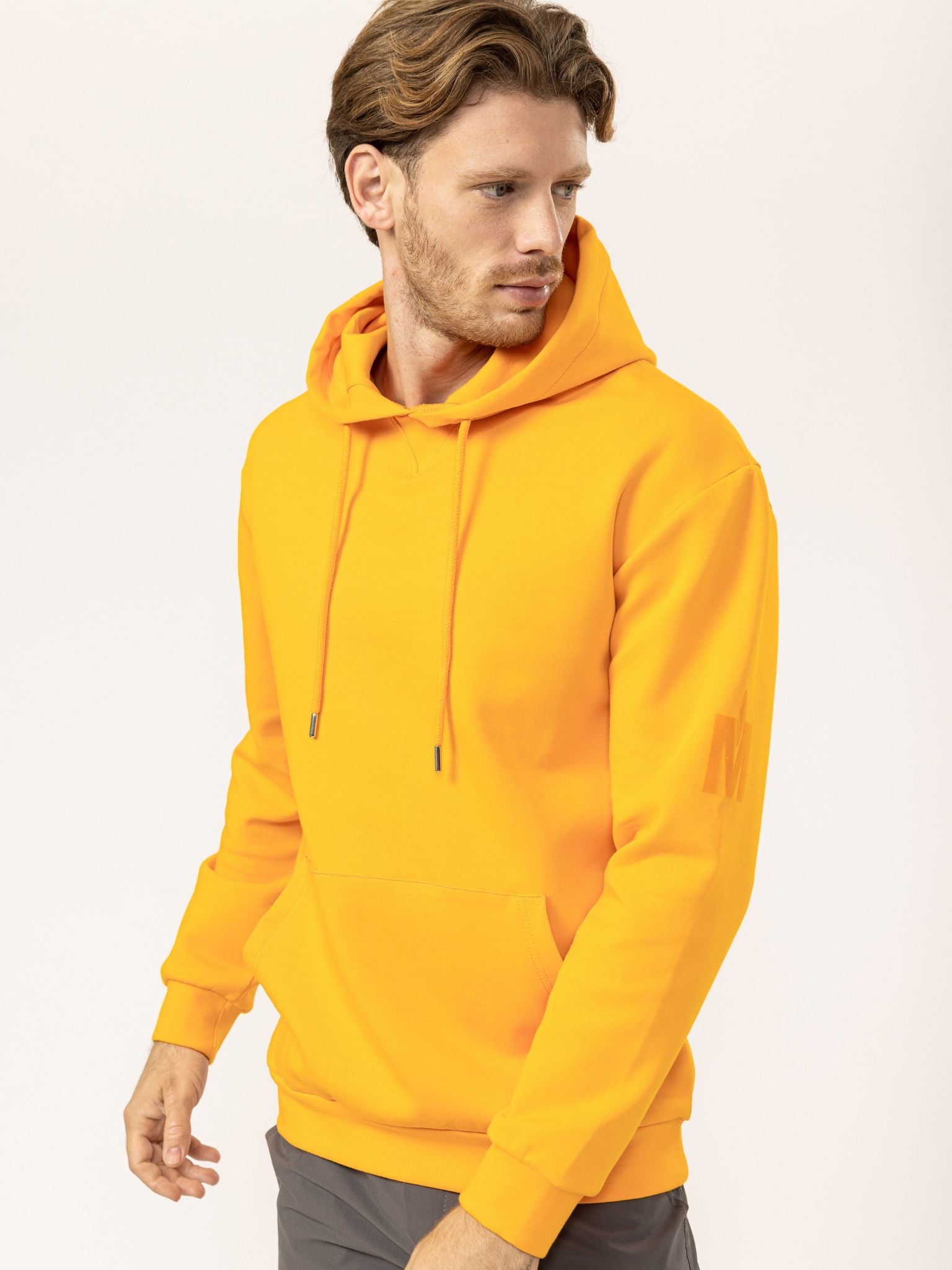 БАЗОВАЯ ТОЛСТОВКА С КАПЮШОНОМ Mania Jeans, желтый
БАЗОВАЯ ТОЛСТОВКА С КАПЮШОНОМ Mania Jeans, желтый