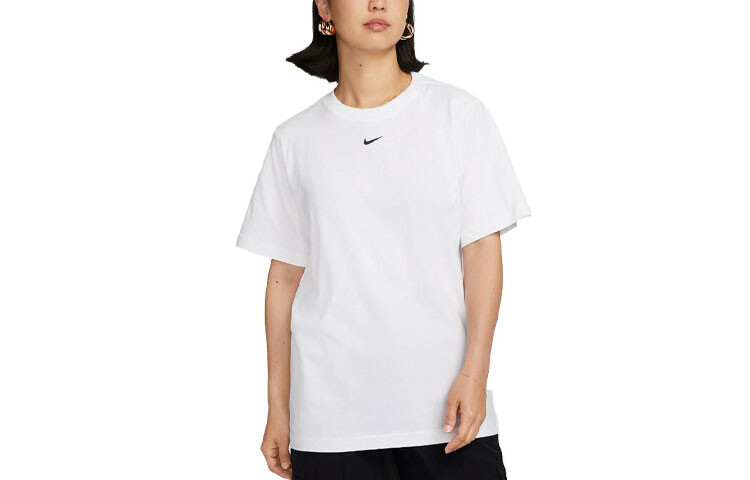 Спортивная женская футболка с круглым вырезом и логотипом, белая Nike
Спортивная женская футболка с круглым вырезом и логотипом, белая Nike