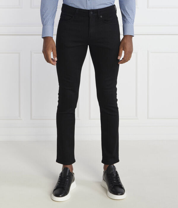 Джинсы мужские Boss укороченные прямые, черный
Джинсы мужские Boss укороченные прямые, черный