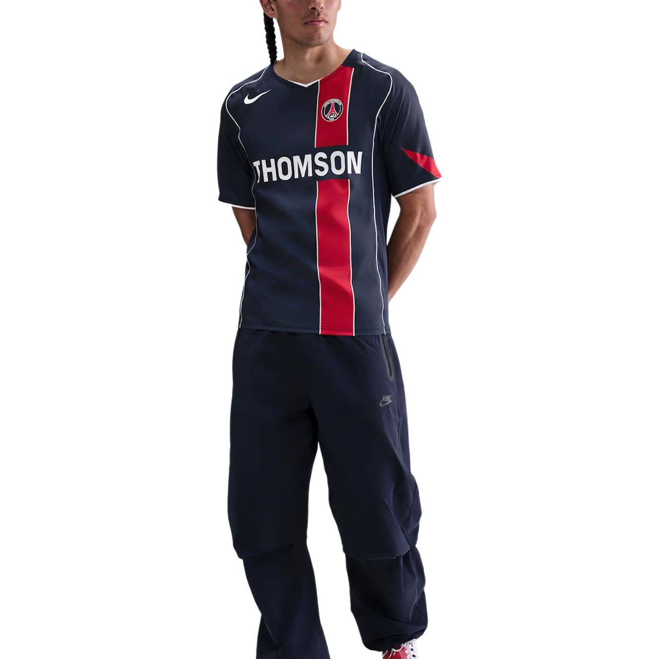 Футболка Paris Saint Germain 2004 Total 90 Reissue мужская реплика Nike, синий
Футболка Paris Saint Germain 2004 Total 90 Reissue мужская реплика Nike, синий