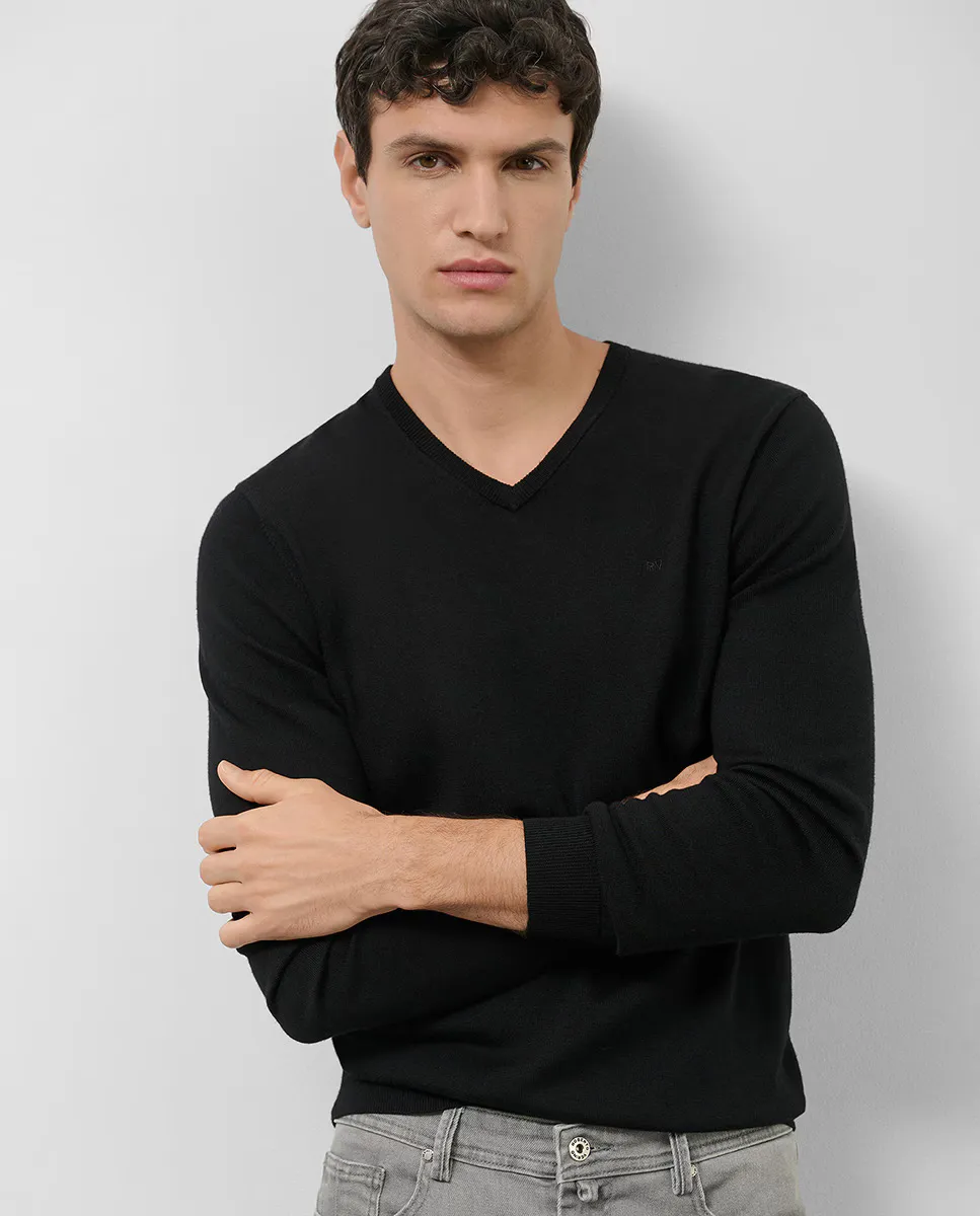 Мужской шерстяной свитер с V-образным вырезом Roberto Verino, черный
Мужской шерстяной свитер с V-образным вырезом Roberto Verino, черный