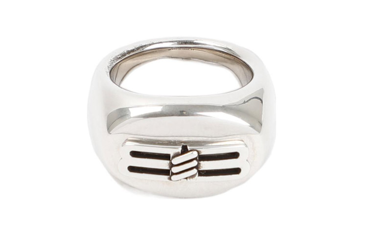 Кольцо Bb Icon Balenciaga, серебро
Кольцо Bb Icon Balenciaga, серебро