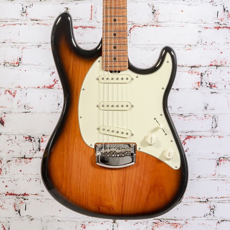 Электрогитара Music Man - Cutlass SSS Trem - Electric Guitar - Figured Roasted Maple/Maple - Vintage Tobacco - x4228
Электрогитара Music Man - Cutlass SSS Trem - Electric Guitar - Figured Roasted Maple/Maple - Vintage Tobacco - x4228
