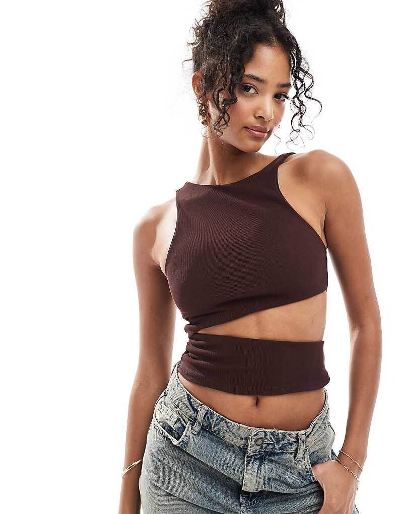 ASOS DESIGN – Асимметричная майка шоколадно-коричневого цвета с асимметричными декоративными вырезами
ASOS DESIGN – Асимметричная майка шоколадно-коричневого цвета с асимметричными декоративными вырезами