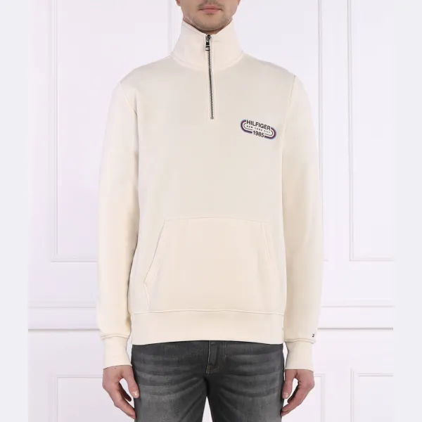 Hilfiger толстовка стандартного кроя с полумолнией и графическим принтом Tommy Hilfiger, бежевый
Hilfiger толстовка стандартного кроя с полумолнией и графическим принтом Tommy Hilfiger, бежевый