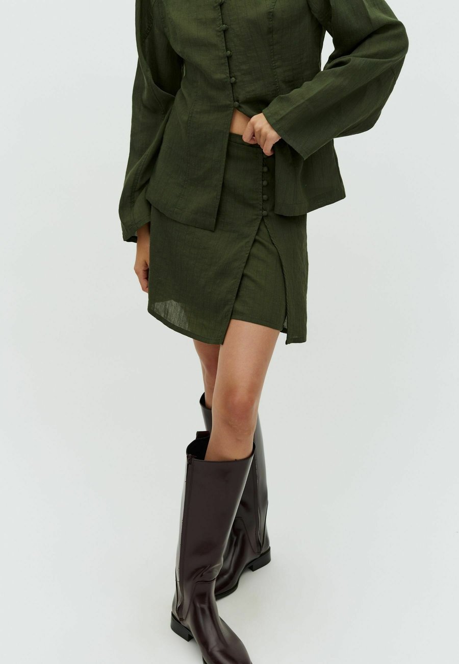 Юбка mbyM BELLINA-M, Pine Green Black Stripe/Green
Юбка mbyM BELLINA-M, Pine Green Black Stripe/Green