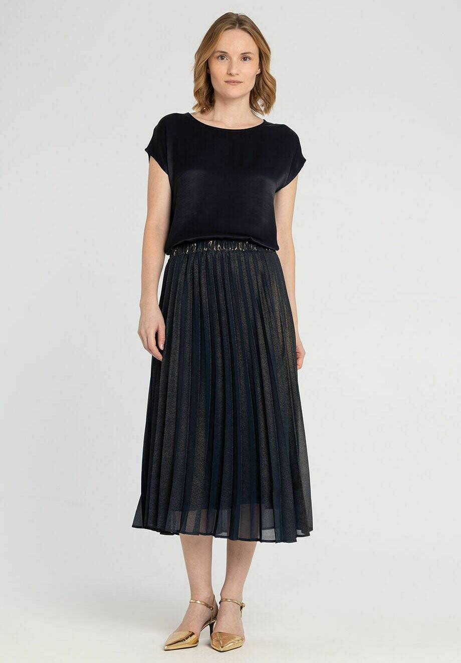 Базовая футболка MIT FRONT More & More, темно-синий
Базовая футболка MIT FRONT More & More, темно-синий