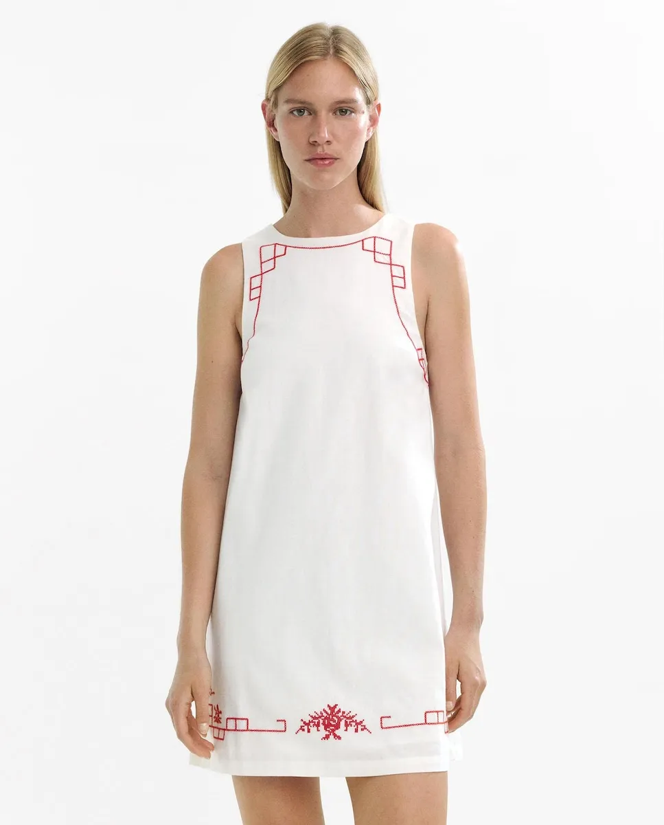 Короткое платье без рукавов с вышитыми деталями Parfois, белый
Короткое платье без рукавов с вышитыми деталями Parfois, белый