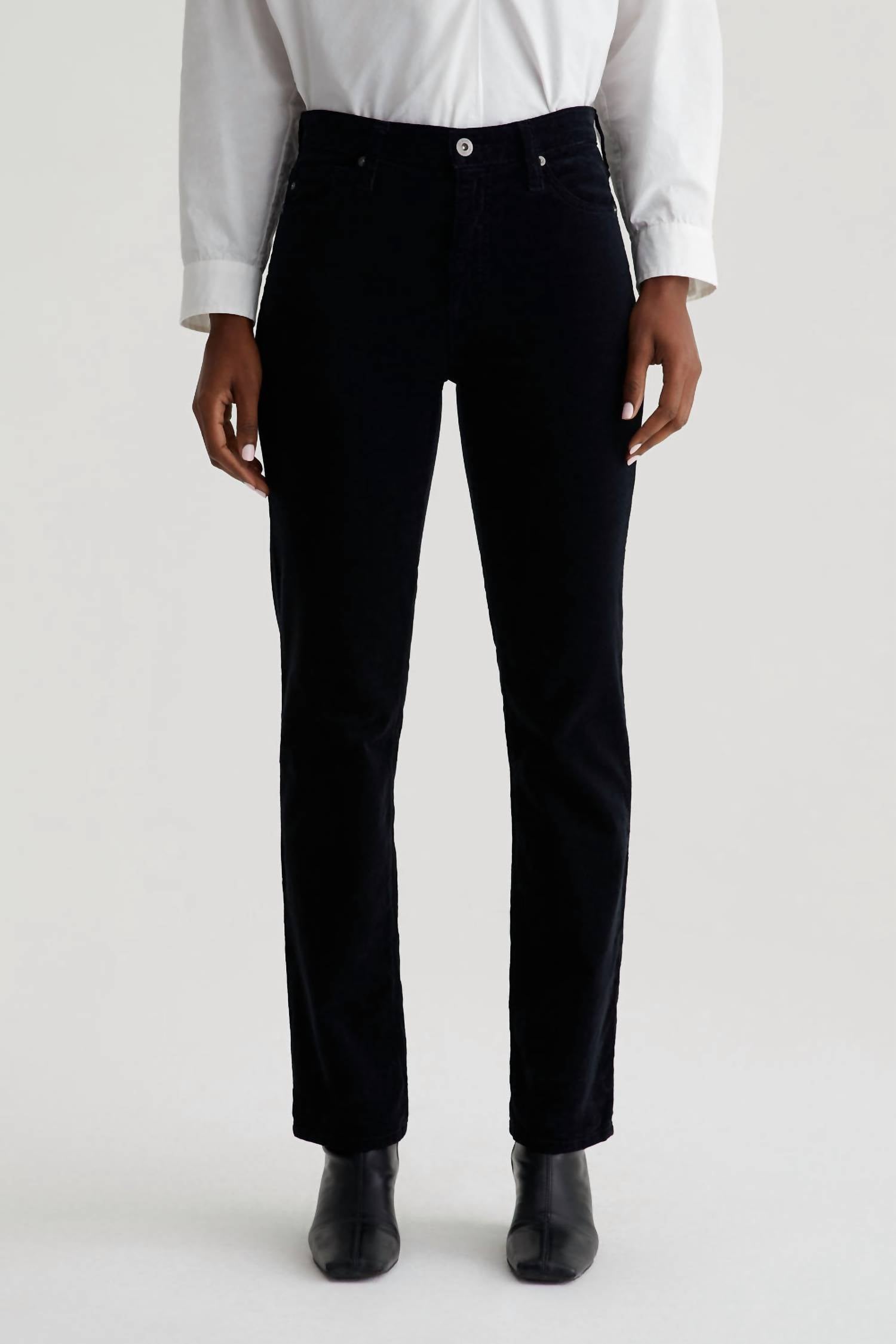 Джинсы Mari Hi Rise Straight Cord в суперчерном цвете AG Jeans
Джинсы Mari Hi Rise Straight Cord в суперчерном цвете AG Jeans