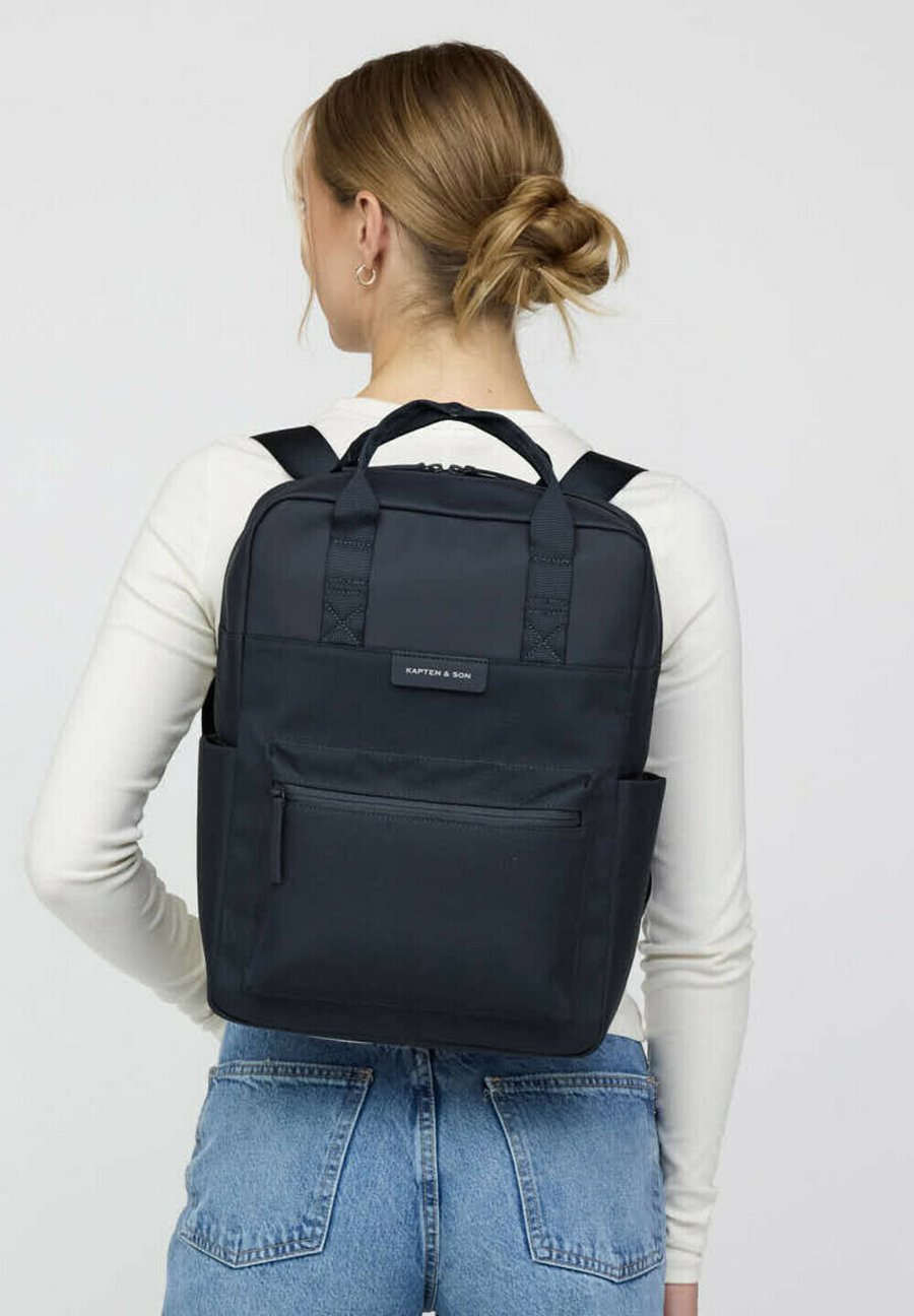 Рюкзак Kapten & Son BERGEN, Navy Blue/Blue
Рюкзак Kapten & Son BERGEN, Navy Blue/Blue