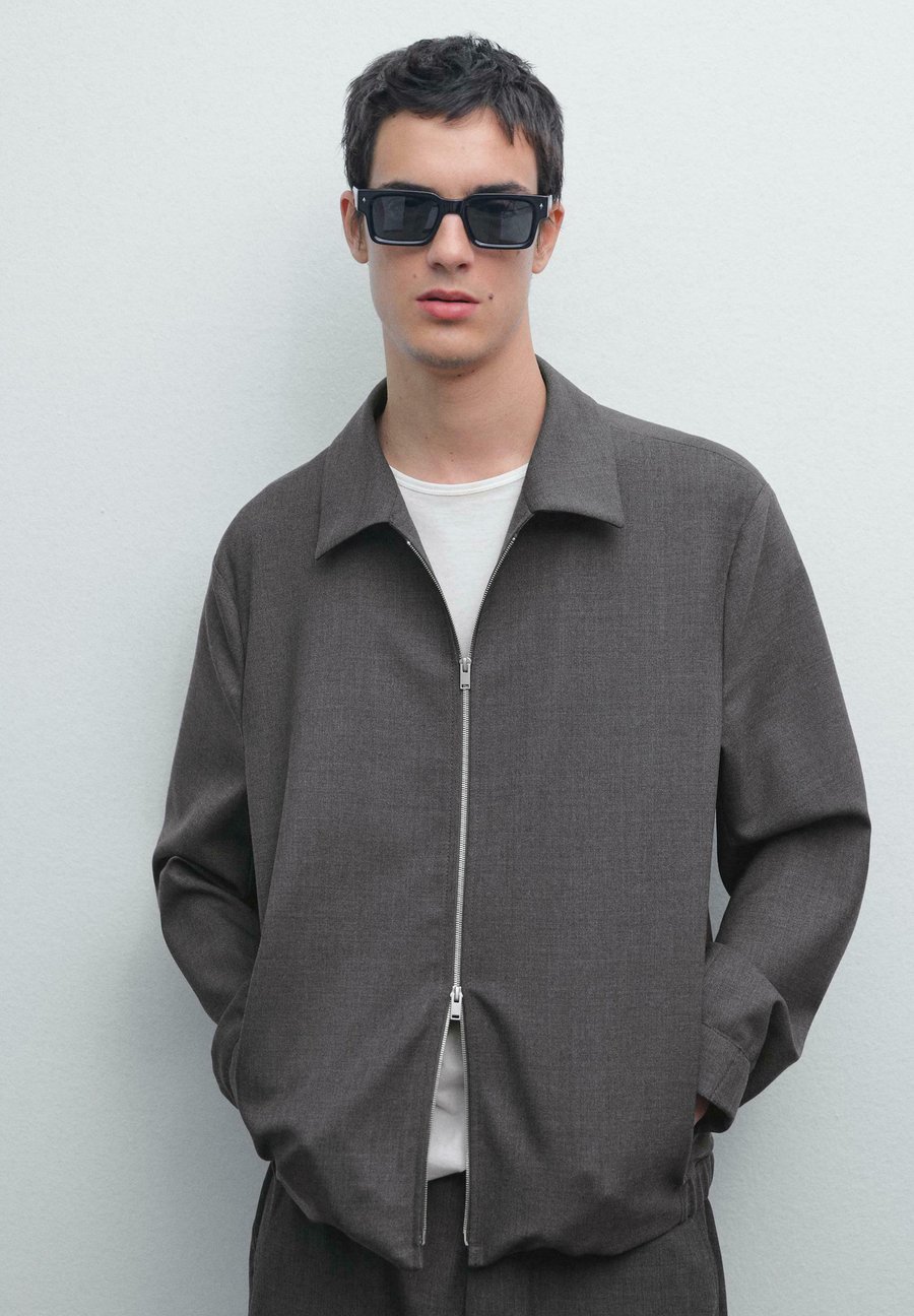 Куртка Massimo Dutti TOTAL LOOK TWO-WAY ZIP, Grey
Куртка Massimo Dutti TOTAL LOOK TWO-WAY ZIP, Grey