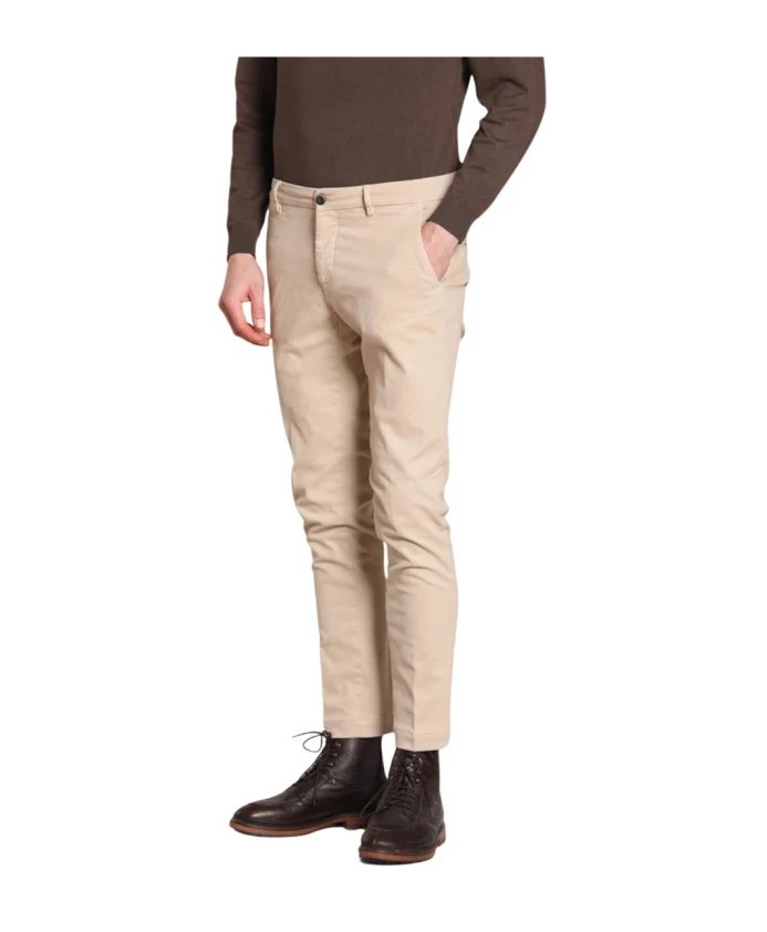 Брюки чинос из эластичного габардина, очень зауженного кроя. Mason'S, бежевый
Брюки чинос из эластичного габардина, очень зауженного кроя. Mason'S, бежевый