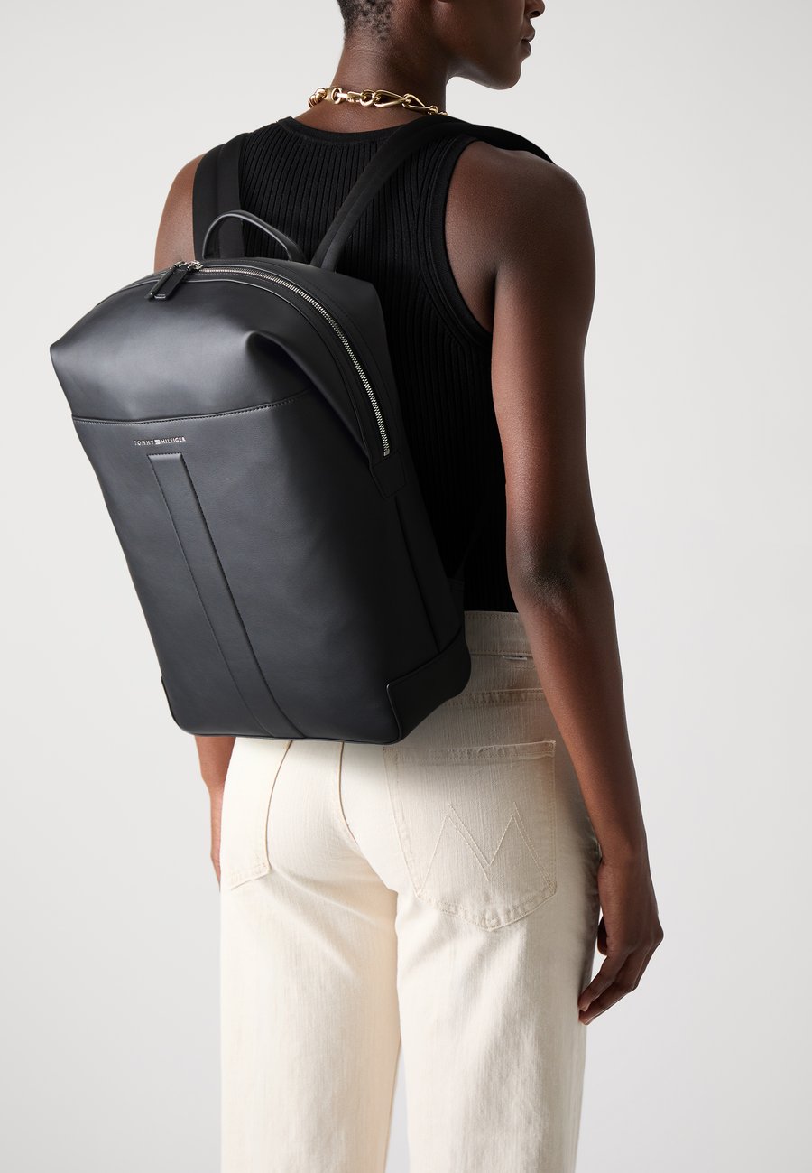 Рюкзак Tommy Hilfiger RELAXED BACKPACK, Black
Рюкзак Tommy Hilfiger RELAXED BACKPACK, Black