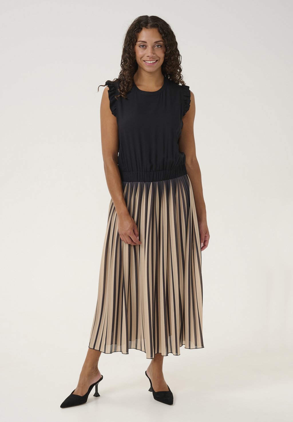 Повседневное платье Culture, черный
Повседневное платье Culture, черный