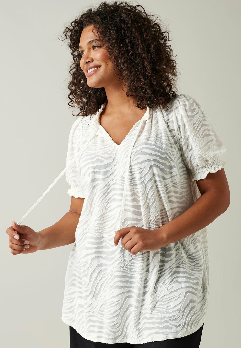 Блуза TIE NECK Evans, белый 
Блуза TIE NECK Evans, белый