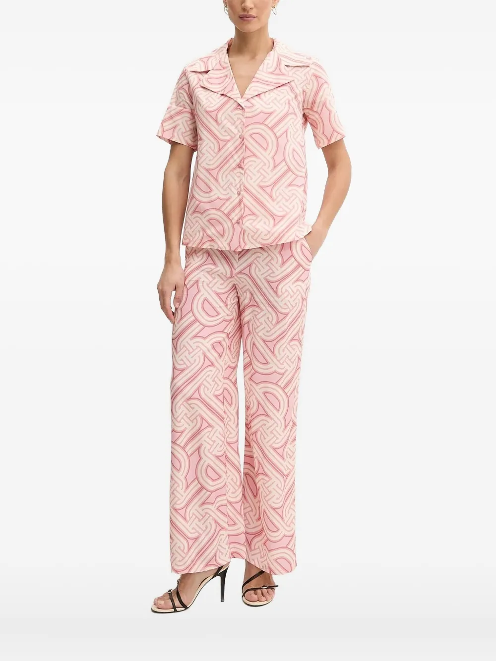 Рубашка с геометрическим принтом Silvian Heach, розовый
Рубашка с геометрическим принтом Silvian Heach, розовый