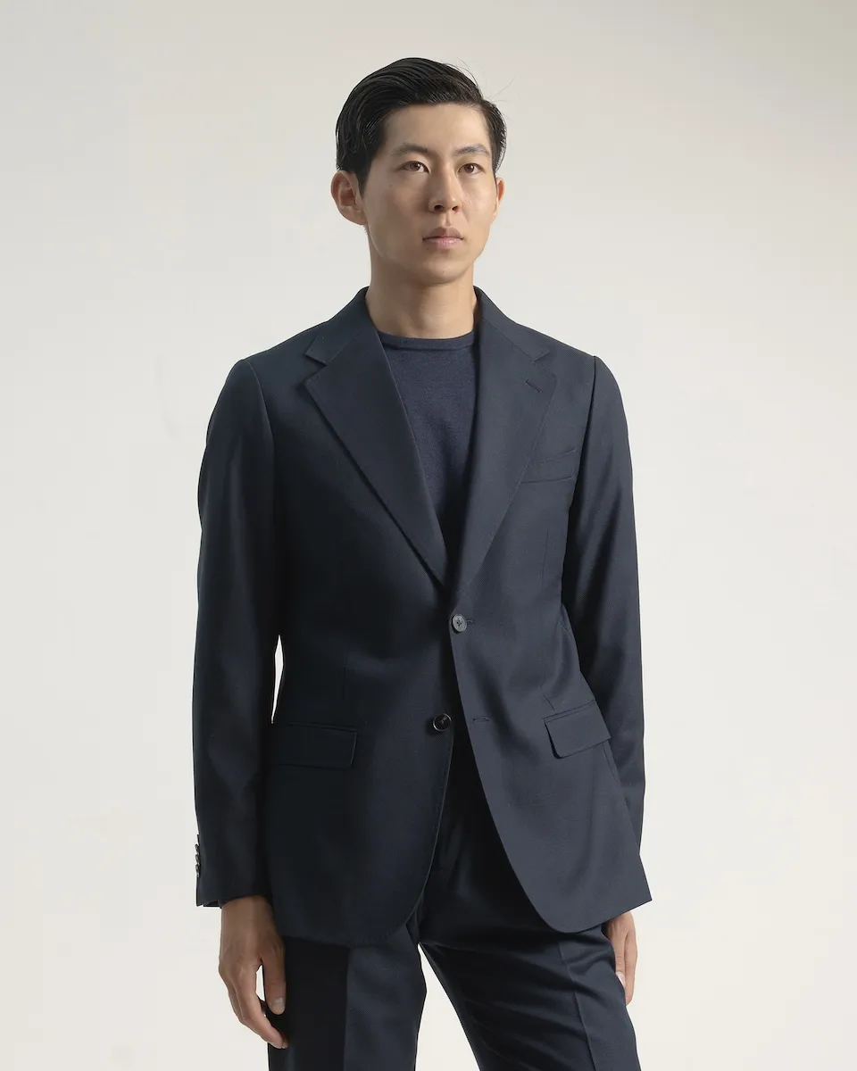 Мужской пиджак Slim Fit темно-синего цвета PuroEgo
Мужской пиджак Slim Fit темно-синего цвета PuroEgo