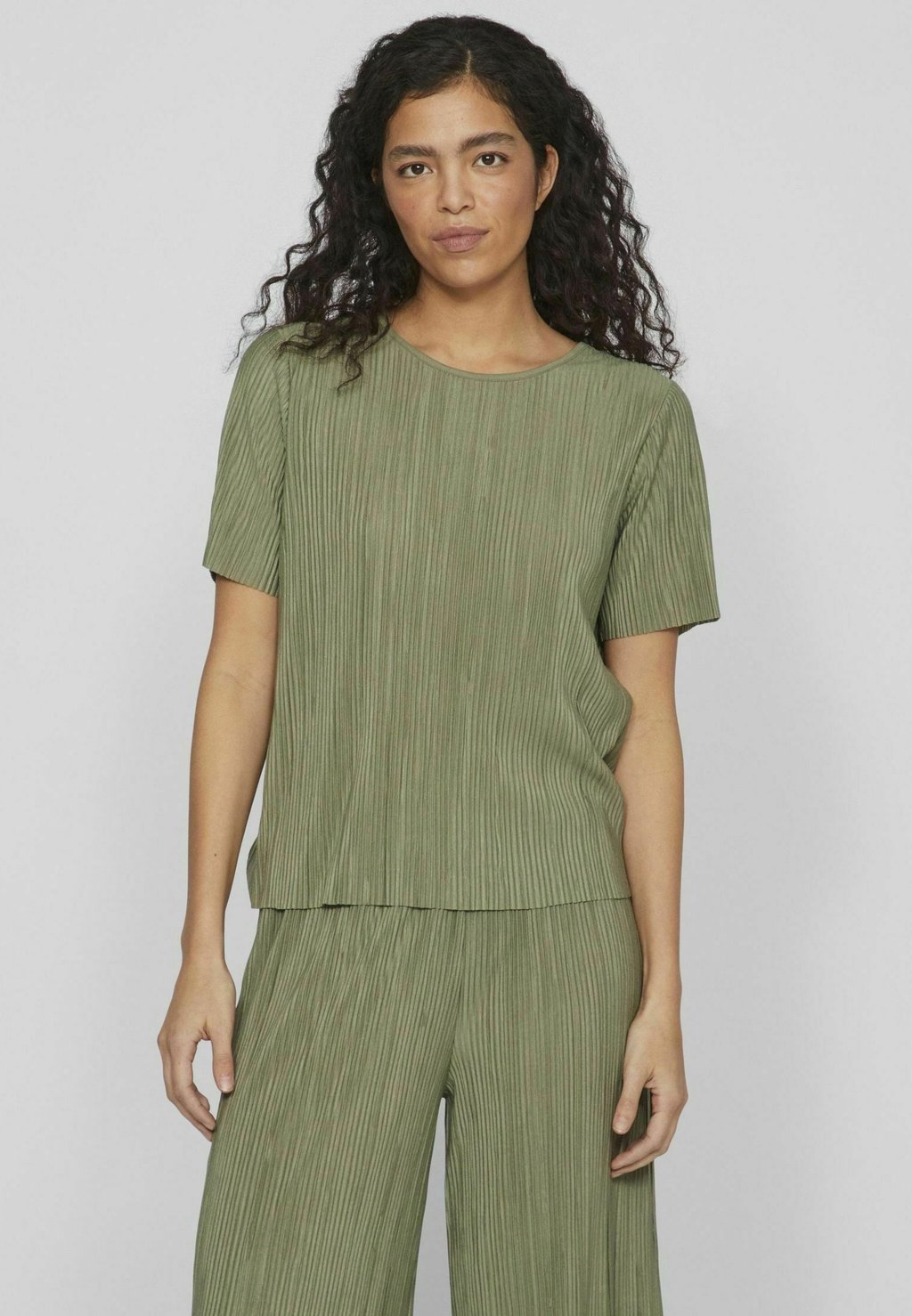 Блуза MIT KURZEN ÄRMELN VILA, оливковый
Блуза MIT KURZEN ÄRMELN VILA, оливковый