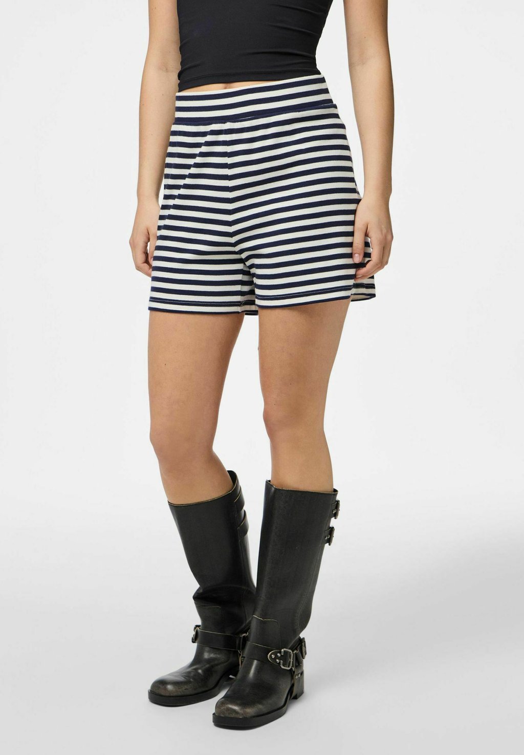 Шорты Pieces, темно-синий
Шорты Pieces, темно-синий