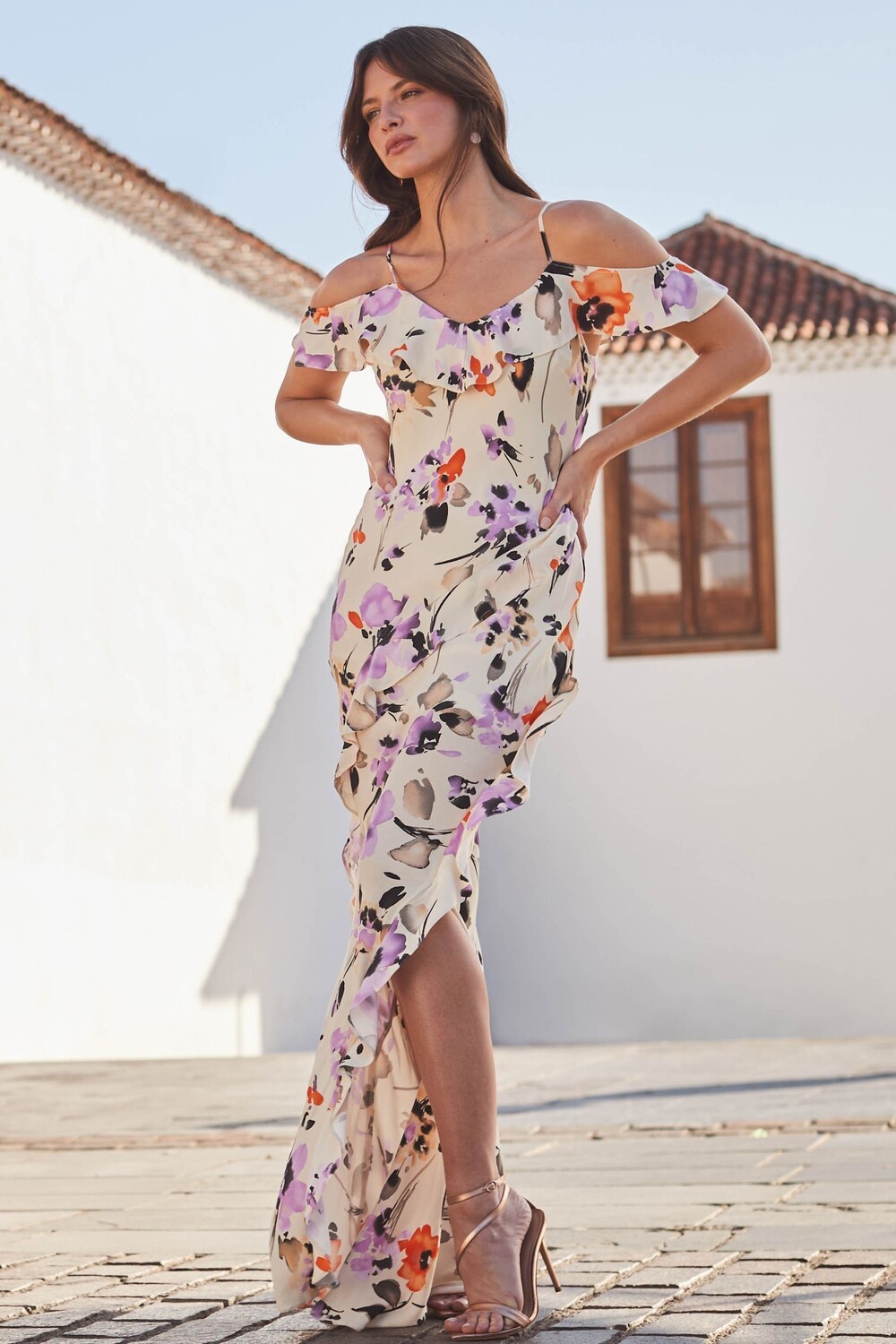 Платье макси со сборками и открытыми плечами Sosandar, бежевый
Платье макси со сборками и открытыми плечами Sosandar, бежевый