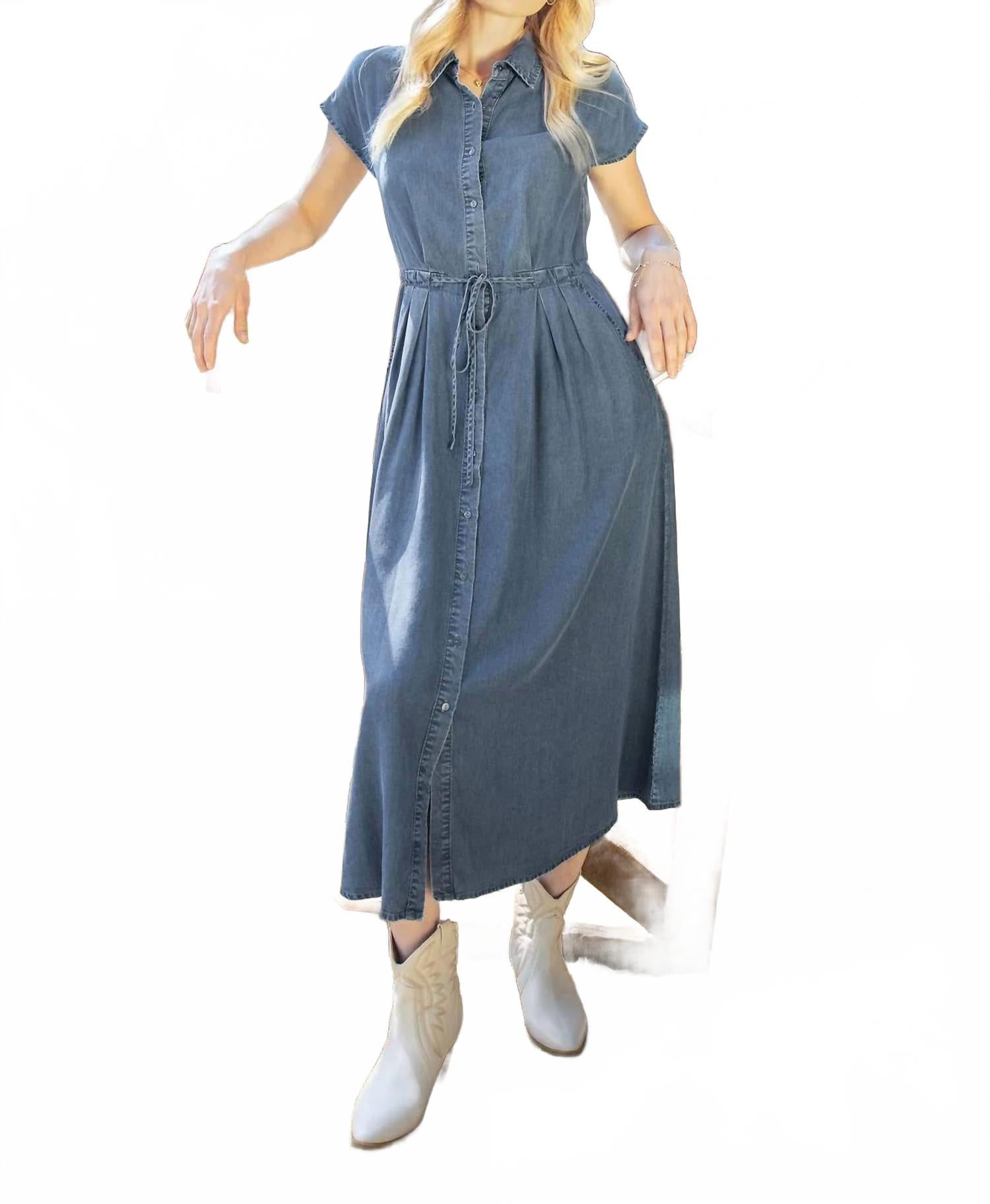 Синий платье-рубашка из шамбре SHE + SKY
Синий платье-рубашка из шамбре SHE + SKY