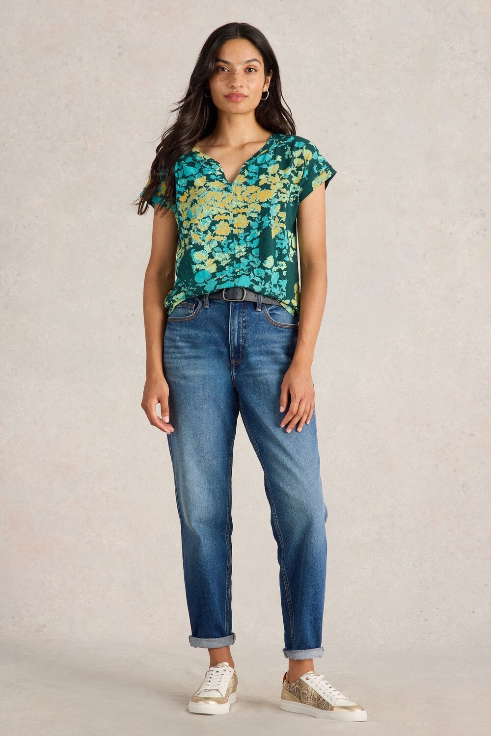 Футболка Nelly с вырезом надрезом из 100% органического хлопка White Stuff, зеленый 
Футболка Nelly с вырезом надрезом из 100% органического хлопка White Stuff, зеленый