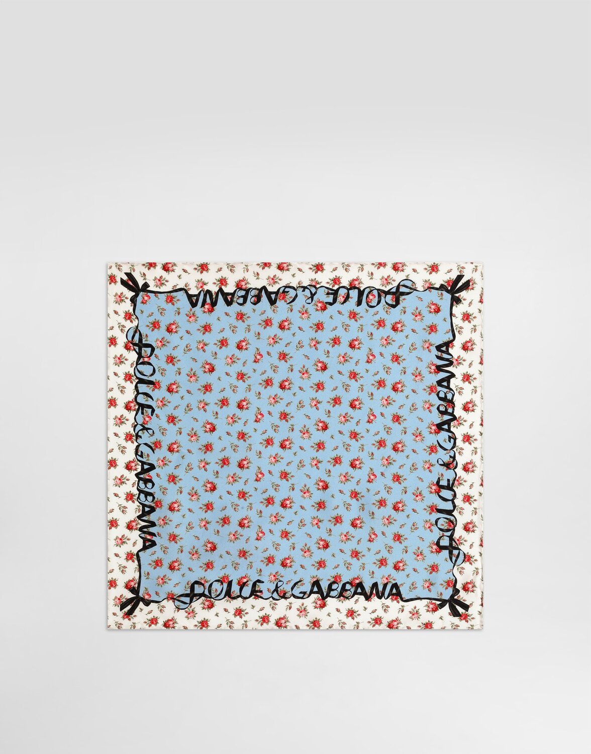 Небольшой шелковый твиловый платок с принтом в розы 50x50 DOLCE & GABBANA, мультиколор
Небольшой шелковый твиловый платок с принтом в розы 50x50 DOLCE & GABBANA, мультиколор